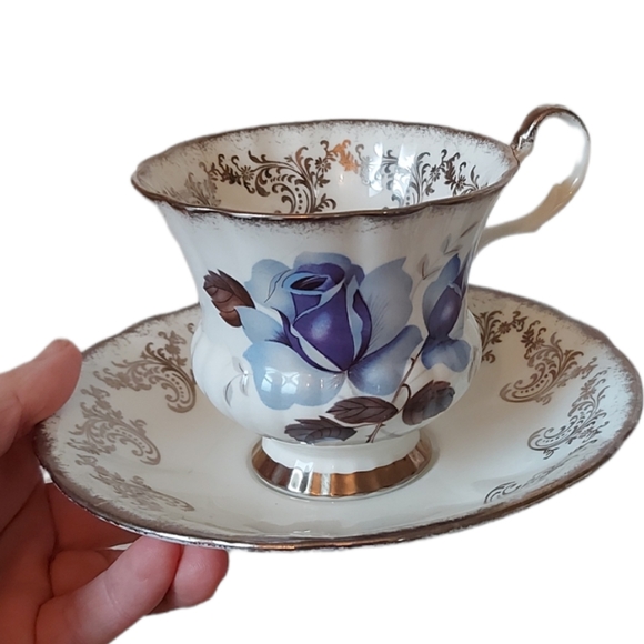 Windsor Teacup and Saucer set - Picture 1 of 3